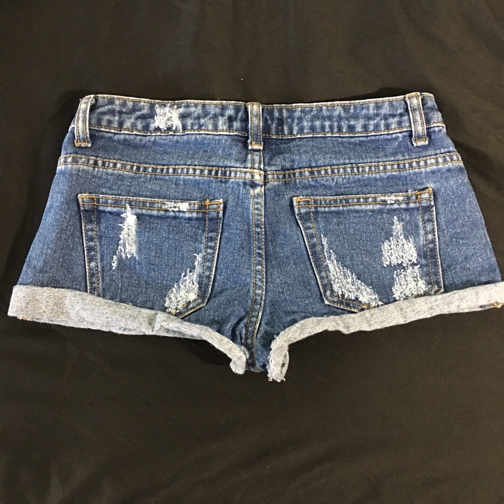 SALE! 3/10$ F21 Distressed Denim Jean Shorts - Picture 5 of 6